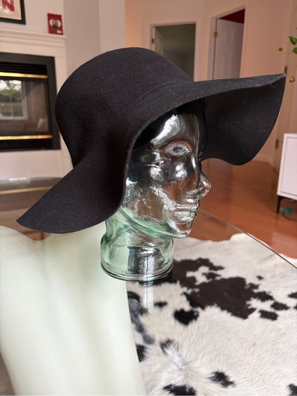 Classic Black Wide-Brim Women’s Felt Floppy Hat